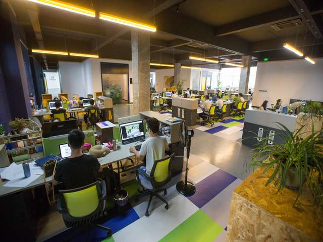 南京高性价比柔性振动盘料仓